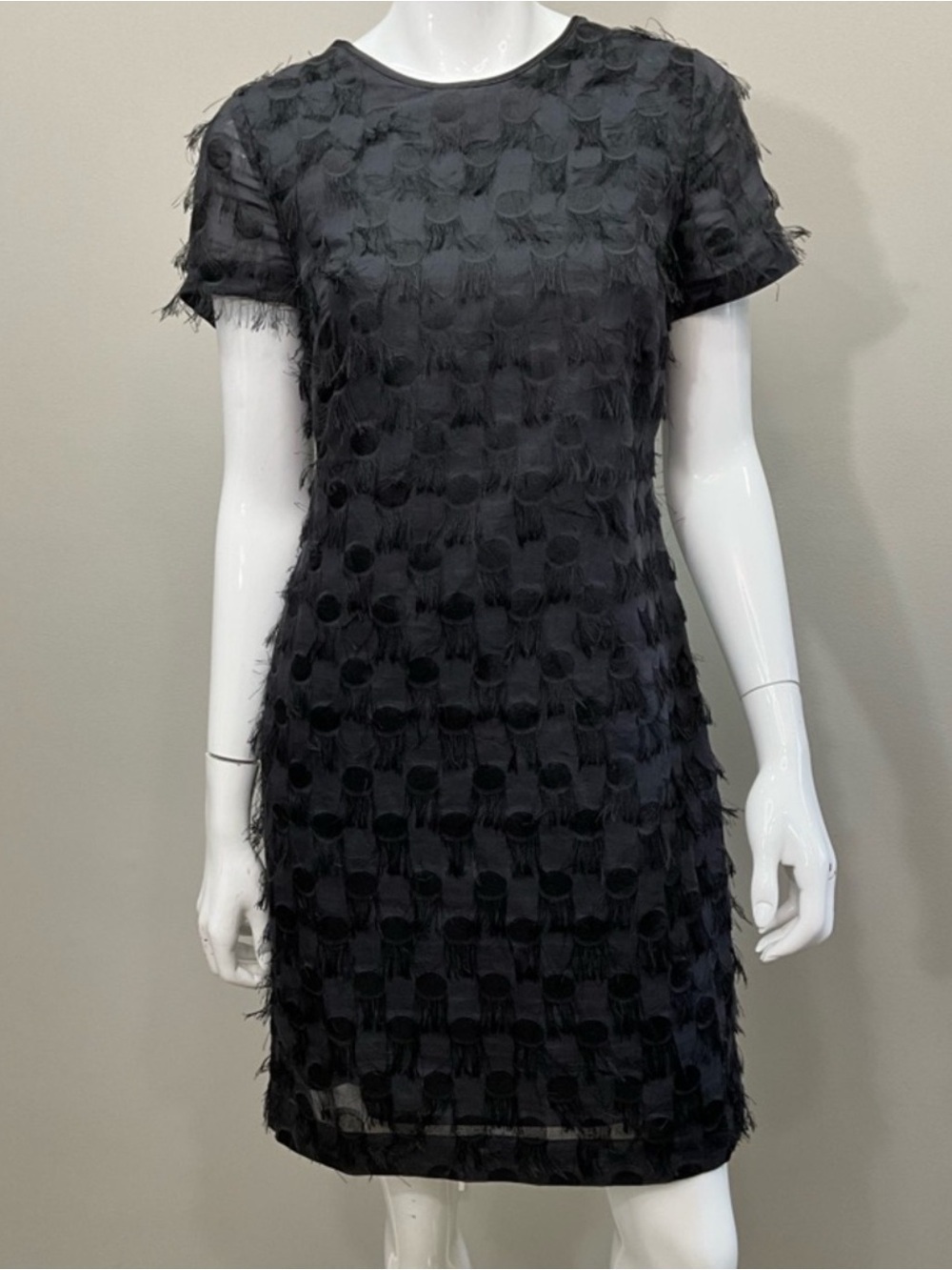 BANANA REPUBLIC Black Textured Shift Dress Cocktail Work Classic Size 2